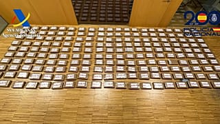 La Policía Nacional española se incautó de 200 kilos de cocaína en fardos y de 20.000 euros.