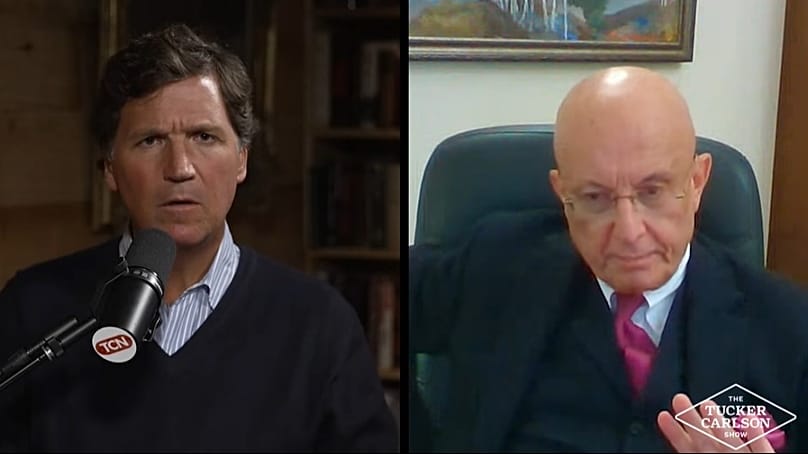 Tucker Carlson i Siergiej Karaganow podczas rozmowy w podcaście "Tucker Carlson Show"