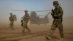 US-Soldaten, Teil der von der NATO geführten Internationalen Sicherheitsunterstützungstruppe (ISAF), gehen westlich von Kabul, 28. Januar 2012