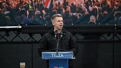 Peter Magyar, der Vorsitzende der ungarischen Oppositionspartei Tisza, spricht während einer Kundgebung in Kecskemet, Ungarn.
