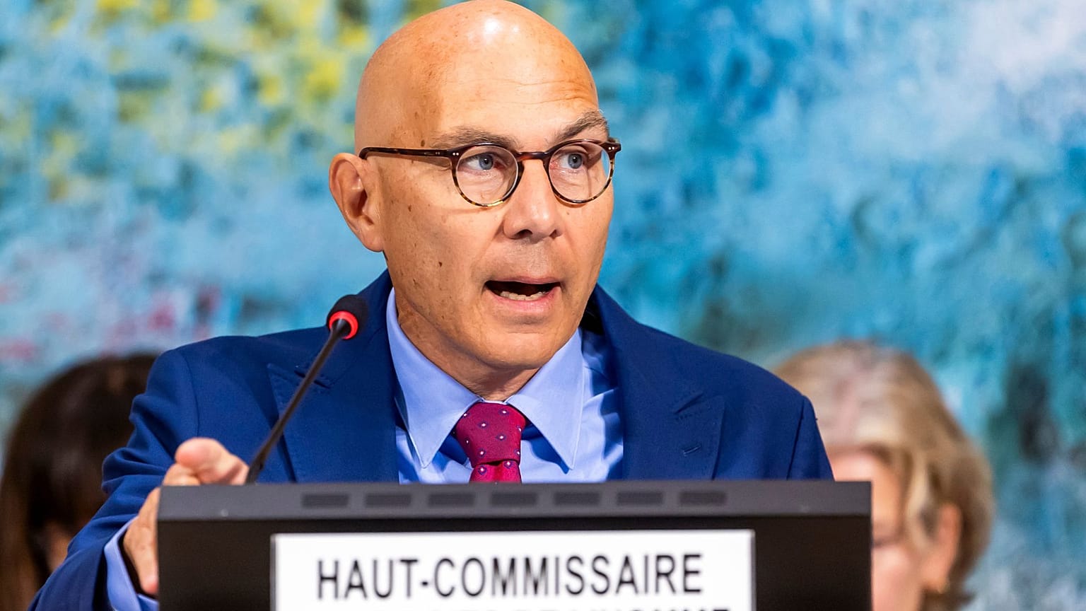 فولکر تورک، کمیسر عالی حقوق بشر سازمان ملل متحد، در شصتمین اجلاس شورای حقوق بشر، در مقر اروپایی سازمان ملل متحد در ژنو، سوئیس، دوشنبه، ۸ سپتامبر ۲۰۲۵