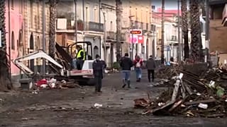 Pusztítás a Harry ciklon után Catania városában