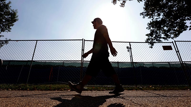 دراسة: قلة النشاط البدني ترتبط بزيادة العبء النفسي في منتصف العمر 