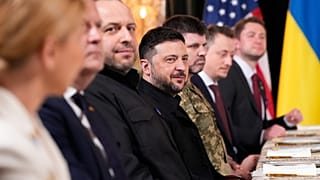 الرئيس الأوكراني فولوديمير زيلنسكي يلتقي الرئيس الأمريكي دونالد ترامب في فلوريدا، بتاريخ 28 ديسمبر 2025.