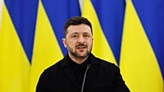 Le président ukrainien Volodymyr Zelensky s'exprime lors d'une conférence de presse à Vilnius, en Lituanie, le dimanche 25 janvier 2026.