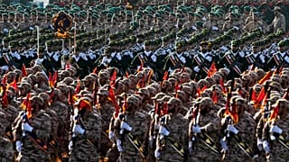 Membri dell'IRGC marciano durante una parata militare annuale alle porte di Teheran, 21 settembre 2024