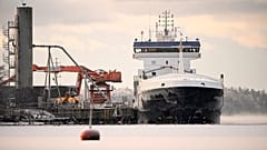 Das beschlagnahmte Schiff Fitburg liegt im Hafen von Kirkkonummi, 1. Januar 2026