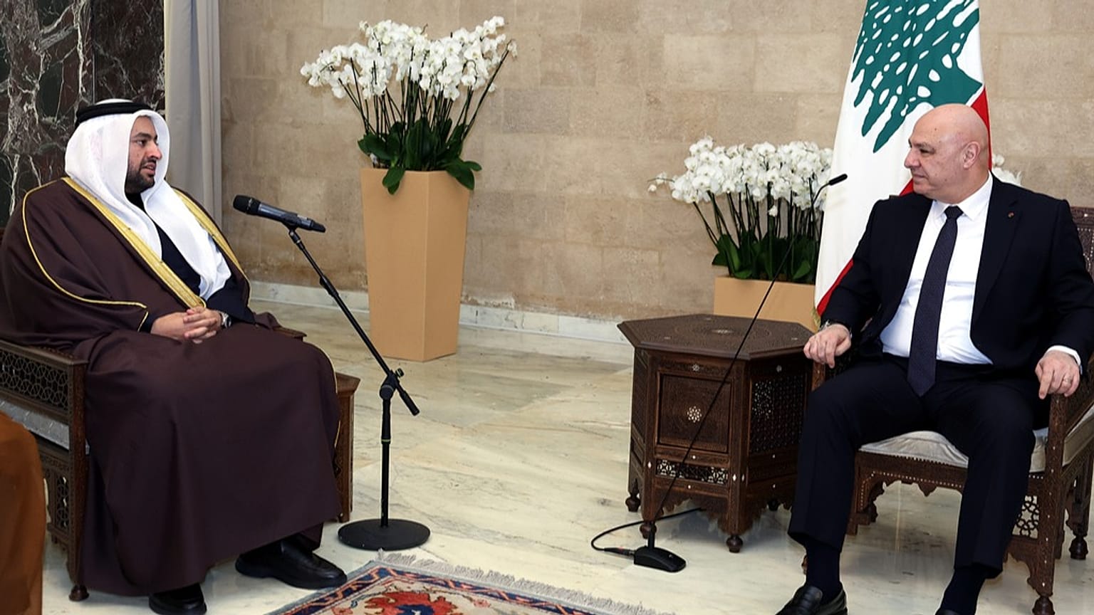 الرئيس اللبناني جوزاف عون يستقبل وزير الدولة القطري للشؤون الخارجية محمد بن عبد العزيز الخليفي في القصر الجمهوري ببعبدا، بتاريخ 26 يناير 2026.