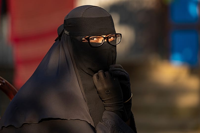 Сальма Акдар, жена  40-летнего Аджгара Хуссейна / Лакшмипур, Бангладеш, 10 декабря 2025 года. (Фото AP/Раджиб Дхар)