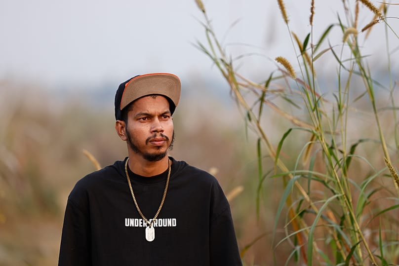 Мохан Миаджи, 29 лет, сбежавший после службы в российской армии, в Муншигандже, Бангладеш, 9 декабря 2025 года. (Фото AP/Раджиб Дхар)