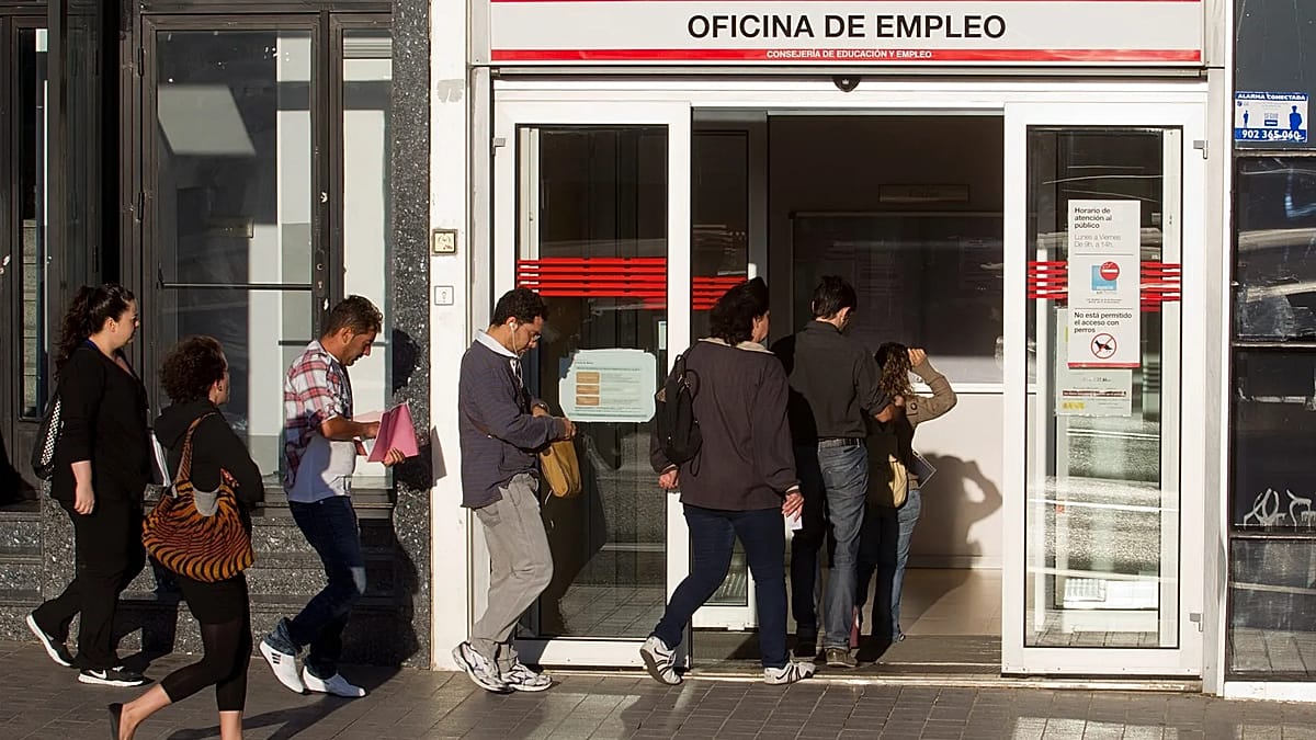 La tasa de desempleo en España cae por debajo del 10 % por primera vez en casi dos décadas