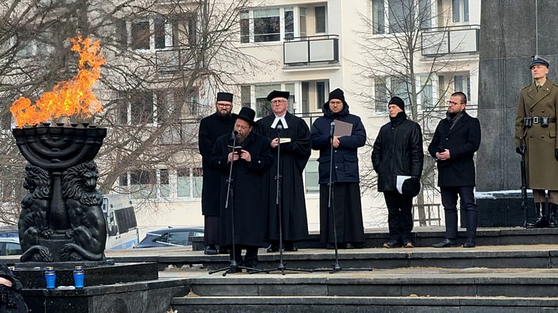 Modlitwa ekumeniczna przedstawicieli różnych wyznań i kościołów podczas obchodów Międzynarodowego Dnia Pamięci o Ofiarach Holokaustu w Warszawie, 27.01.2026 r.