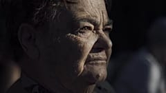 En Francia, decenas de ancianos mueren solos en sus casas cada año.