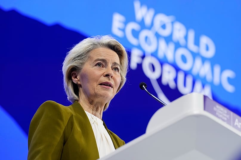 Ursula von der Leyen s'exprime lors de la réunion annuelle du Forum économique mondial à Davos, en Suisse, le mardi 20 janvier 2026