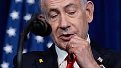 رئيس الوزراء الإسرائيلي بنيامين نتنياهو يتحدث خلال مؤتمر صحفي مشترك مع الرئيس الأميركي دونالد ترامب في منتجع مارالاغو، يوم الاثنين 29 ديسمبر/كانون الأول 2025.