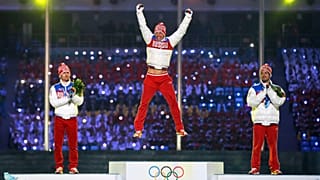 Архив. Российские лыжники на церемонии закрытия зимних Олимпийских игр 2014 года в Сочи.