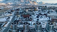 Grönland'ın başkenti Nuuk'ta evler görünüyor, 25 Ocak 2026.