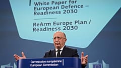 Andrius Kubilius, EU-Kommissar für Verteidigung und Raumfahrt, spricht während einer Medienkonferenz zum Weißbuch über die Zukunft der europäischen Verteidigung und zu REARM Europe 
