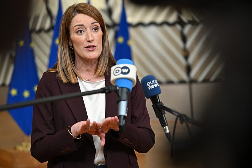 European Parliament President Roberta Metsola speaks with the media as she arrives for the EU summit in Brussels, 22 January, 2026