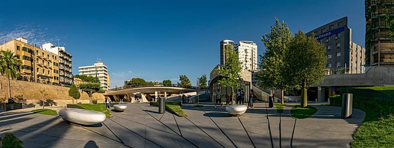 Piazza della Libertà di Nicosia di giorno