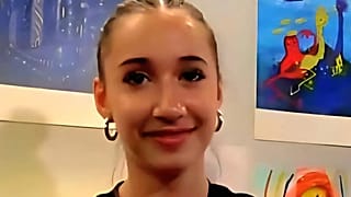 Sharon Maccanico, 16 anni, in un foto diffusa dal gruppo su Facebook che ha sostenuto le sue ricerche, "Noi Picarelli..."