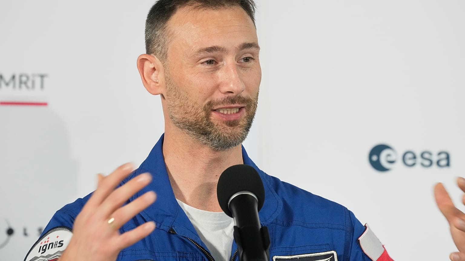 Zdj. archiwalne: Sławosz Uznański-Wiśniewski przemawia po powrocie z Międzynarodowej Stacji Kosmicznej w Warszawie, Polska, czwartek, 24 lipca 2025 r.