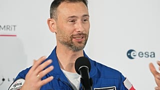 Zdj. archiwalne: Sławosz Uznański-Wiśniewski przemawia po powrocie z Międzynarodowej Stacji Kosmicznej w Warszawie, Polska, czwartek, 24 lipca 2025 r.