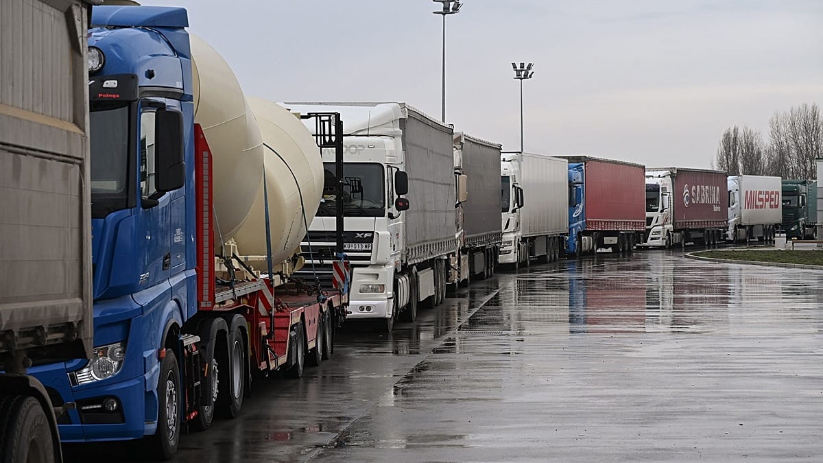 LKW-Fahrer-beenden-Blockade-an-Grenzen-in-Montenegro