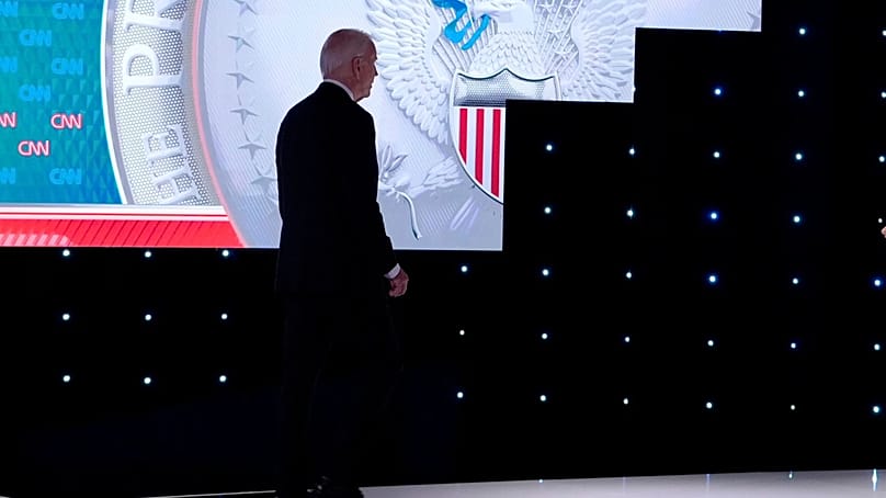 Biden távozik a vesztes vita színhelyéről