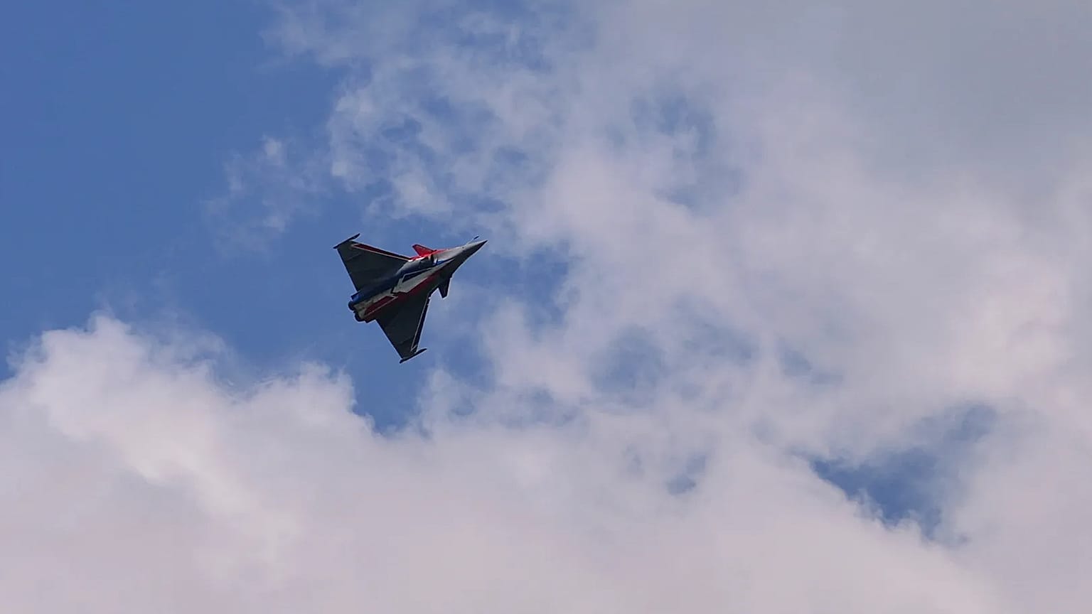 A Rafale fighter jet flies at the Paris Air Show, 16 June, 2025 