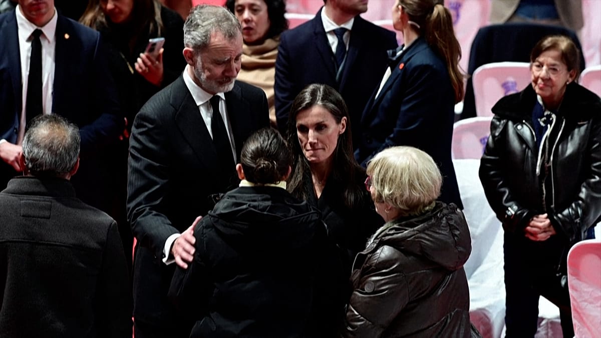 King Felipe and Queen Letizia attend Mass for Spain train crash victims