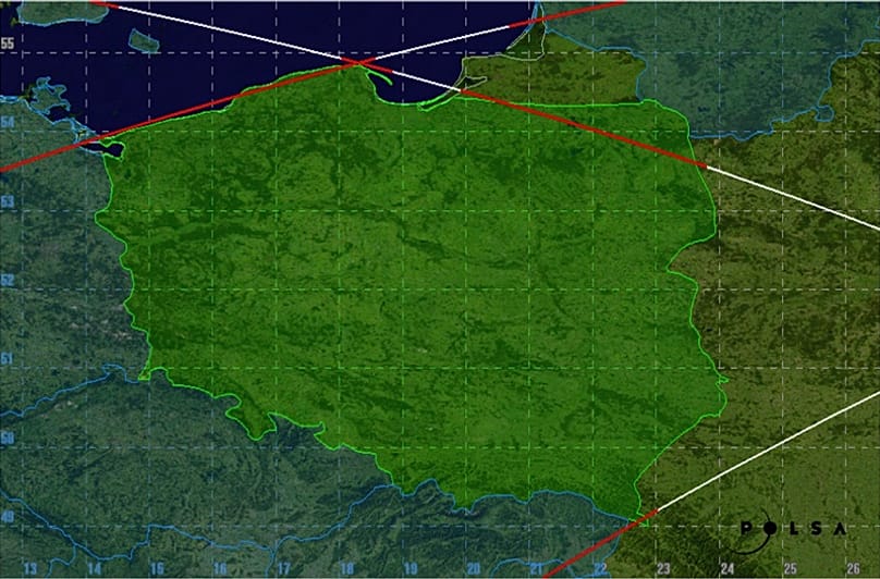 Przewidywane trajektorie przelotu chińskiej rakiety. 30.01.2026 r. Źródło: Polska Agencja Kosmiczna (POLSA)