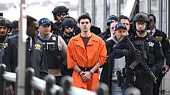 Luigi Mangione wird von der Polizei in New York eskortiert, 19. Dezember 2024