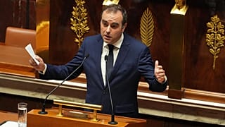 Le Premier ministre français Sébastien Lecornu prononce son discours avant le vote de défiance, jeudi 16 octobre 2025 à l'Assemblée nationale à Paris.