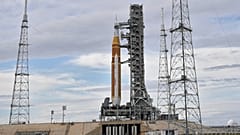 Die neue NASA-Rakete Artemis II steht auf der Startrampe 39B im Kennedy Space Center. Aufnahme vom Donnerstag, 22. Januar 2026, in Cape Canaveral, Florida.