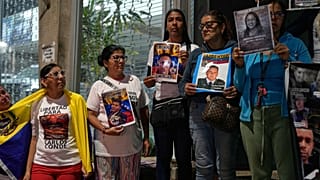 Hozzátartozók követelik a rabok elengedését