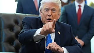 الرئيس دونالد ترامب يلقي كلمة خلال فعالية في المكتب البيضاوي بالبيت الأبيض، يوم الجمعة 30 يناير/كانون الثاني 2026، في واشنطن. 