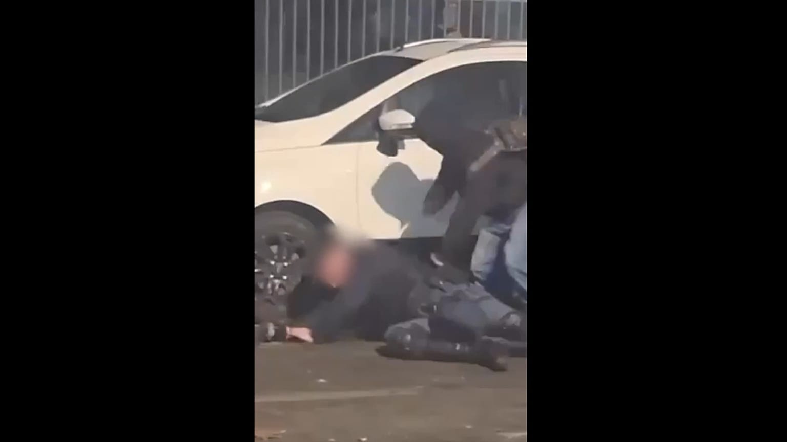 Agente aggredito a Torino