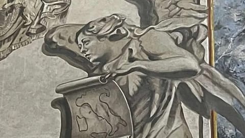 La cara del querubín nos recuerda a Giorgia Meloni