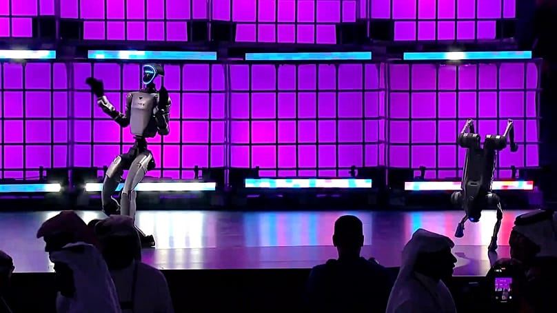UniTree robots open Web Summit with breakdance demo