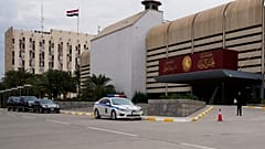  يظهر أعضاء البرلمان العراقي الجديد قبل بدء دورتهم التشريعية الأولى في بغداد، العراق، يوم الاثنين 29 ديسمبر/كانون الأول 2025. 