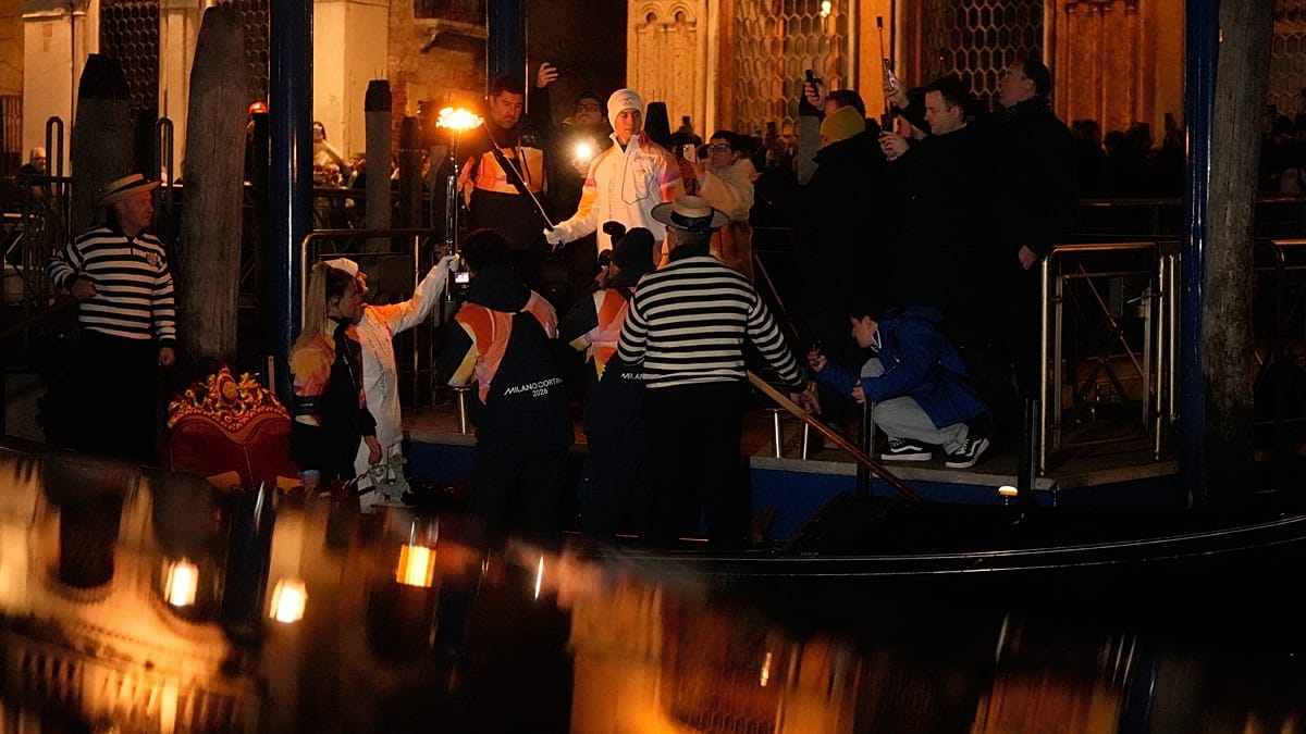 Rattenboot-Masken-und-Ausnahmezustand-So-feiert-Venedig-Karneval-2026