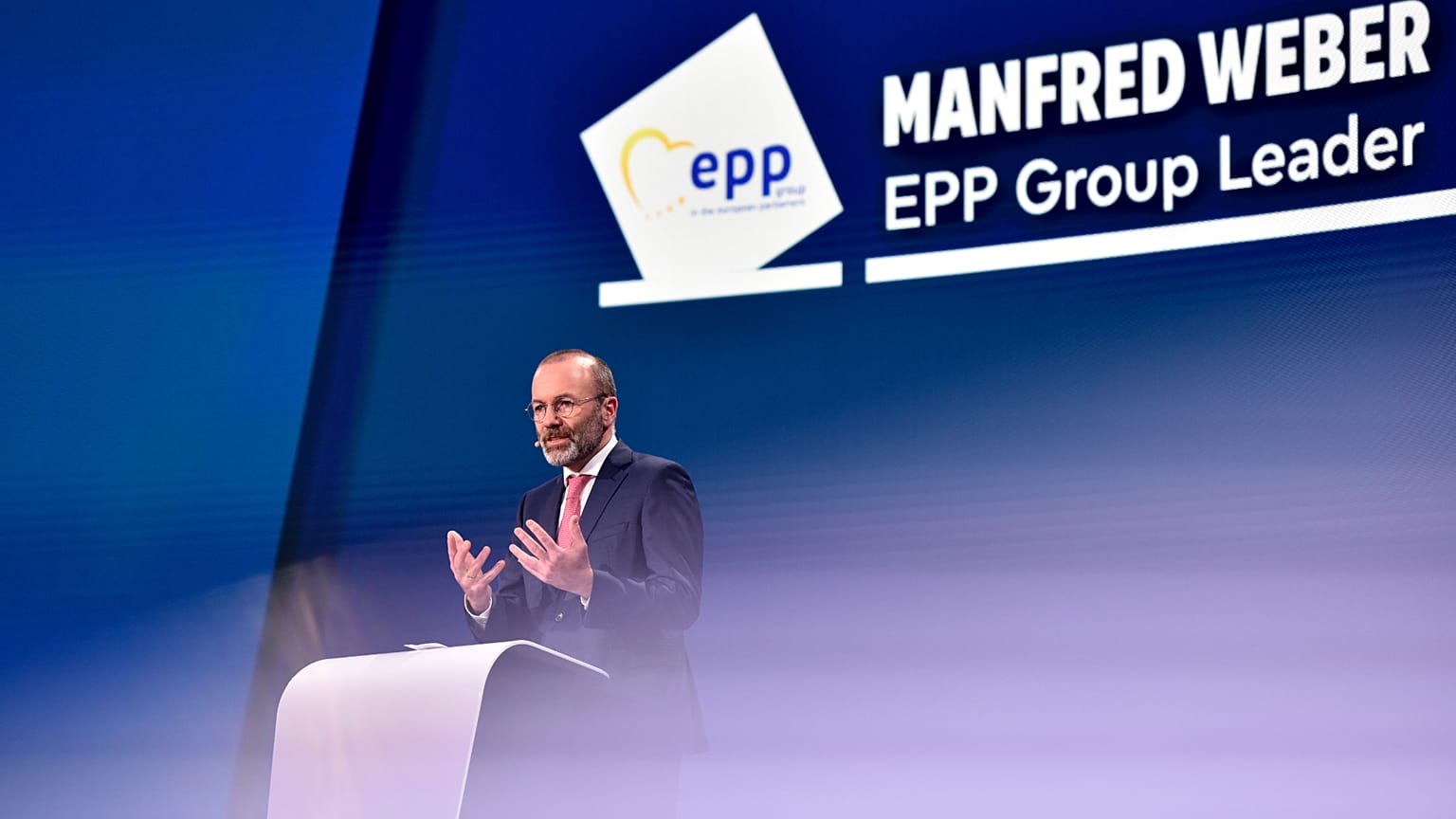 EVP-Chef Weber macht Druck für europäischen Atomschirm
