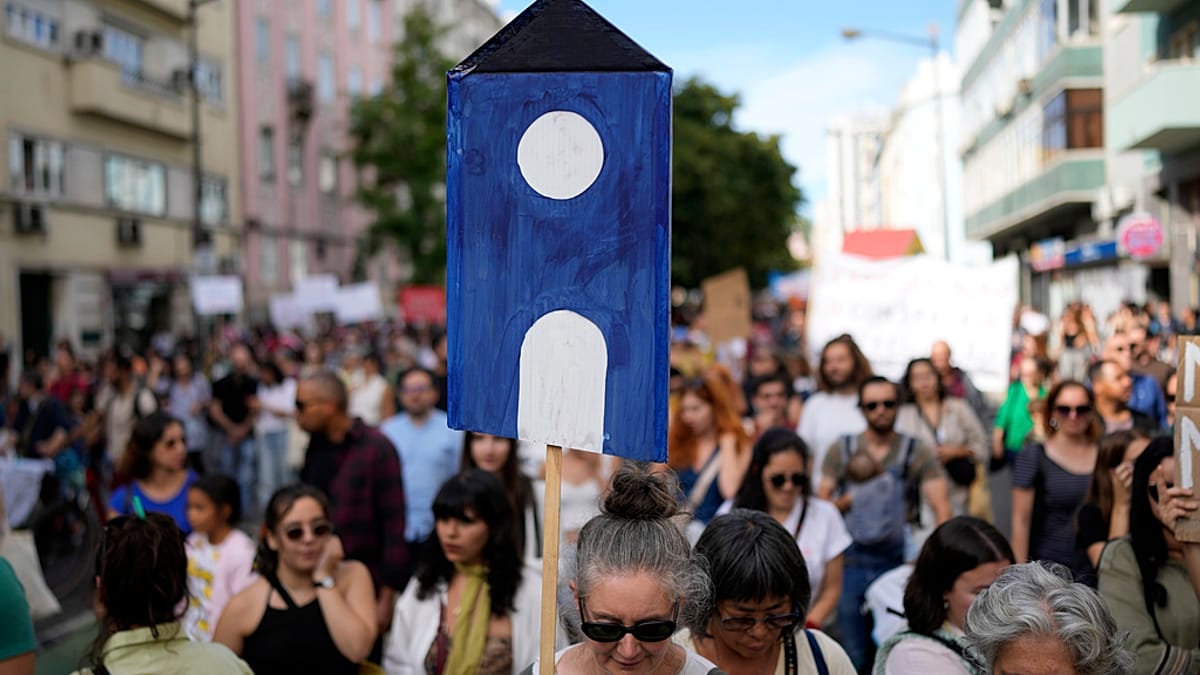 "Avoir un logement est un droit" : Bruxelles présente un plan de lutte contre la crise du logement