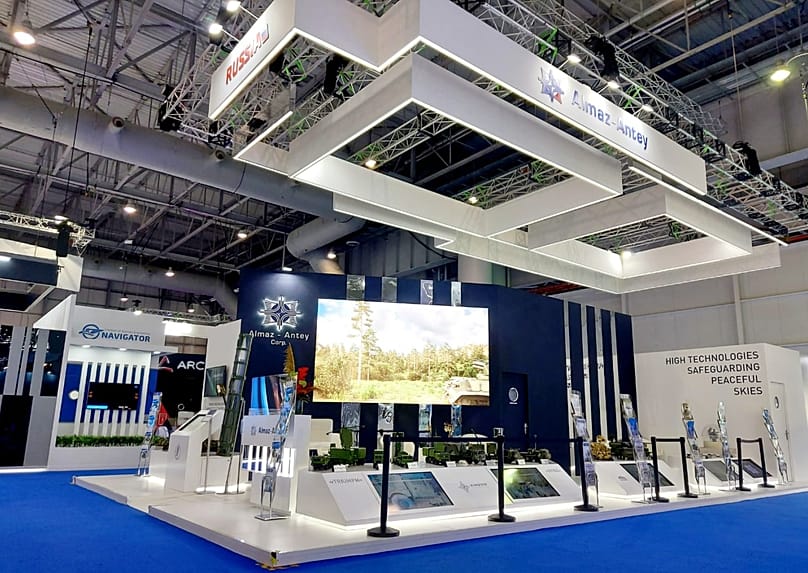 Orosz prezentáció a dubaji légi show területén