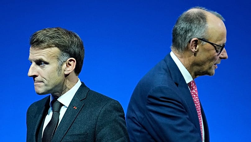 Macron e Merz discordam sobre a possibilidade de reatar relações com Putin.