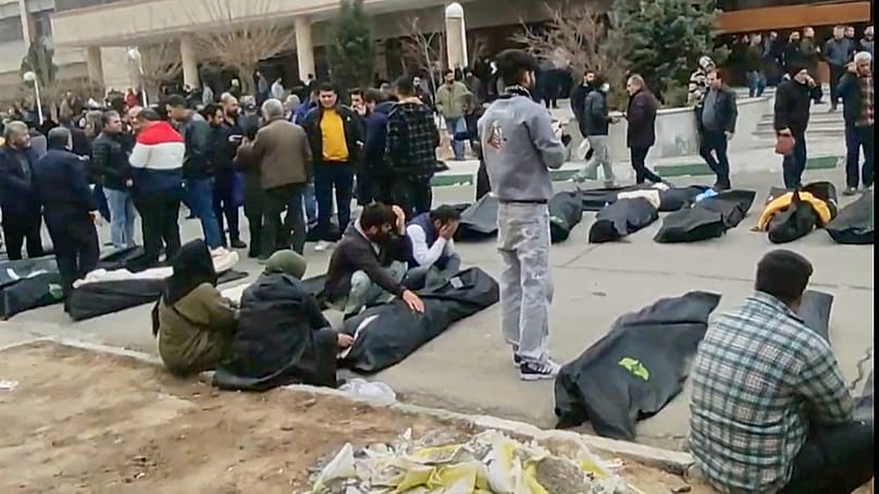 Bild aus in sozialen Medien verbreiteten Videos vom 9.–11. Januar 2026, das mutmaßlich eine Leichenhalle nach einem Vorgehen der Sicherheitskräfte in Kahrizak nahe Teheran