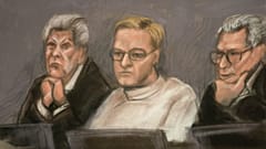 Boceto de Marius Borg Hoiby durante el primer día del juicio, que se lleva a cabo en la sala 250 del Tribunal de Distrito de Oslo, Noruega, el 3 de febrero de 2026. 