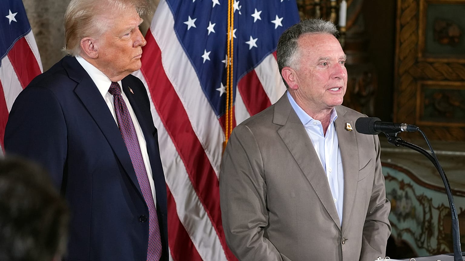 ترامپ در کنار ویتکاف 