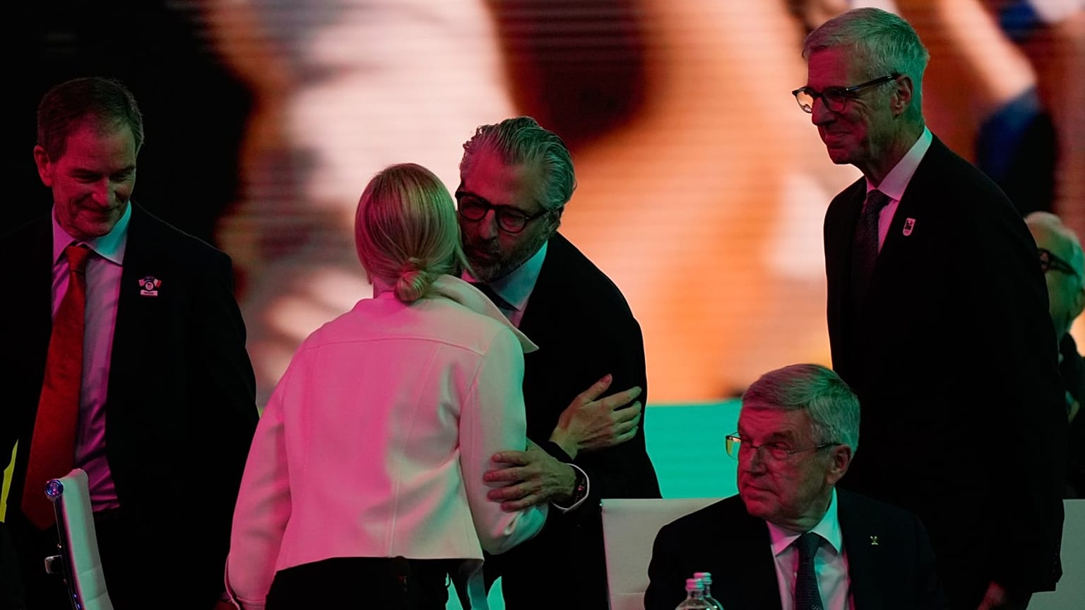 Los Angeles 2028 Yaz Olimpiyat Oyunları Organizasyon Komitesi Başkanı Casey Wasserman, Kış Olimpiyatları'nın bir etkinliği için Milano'da.